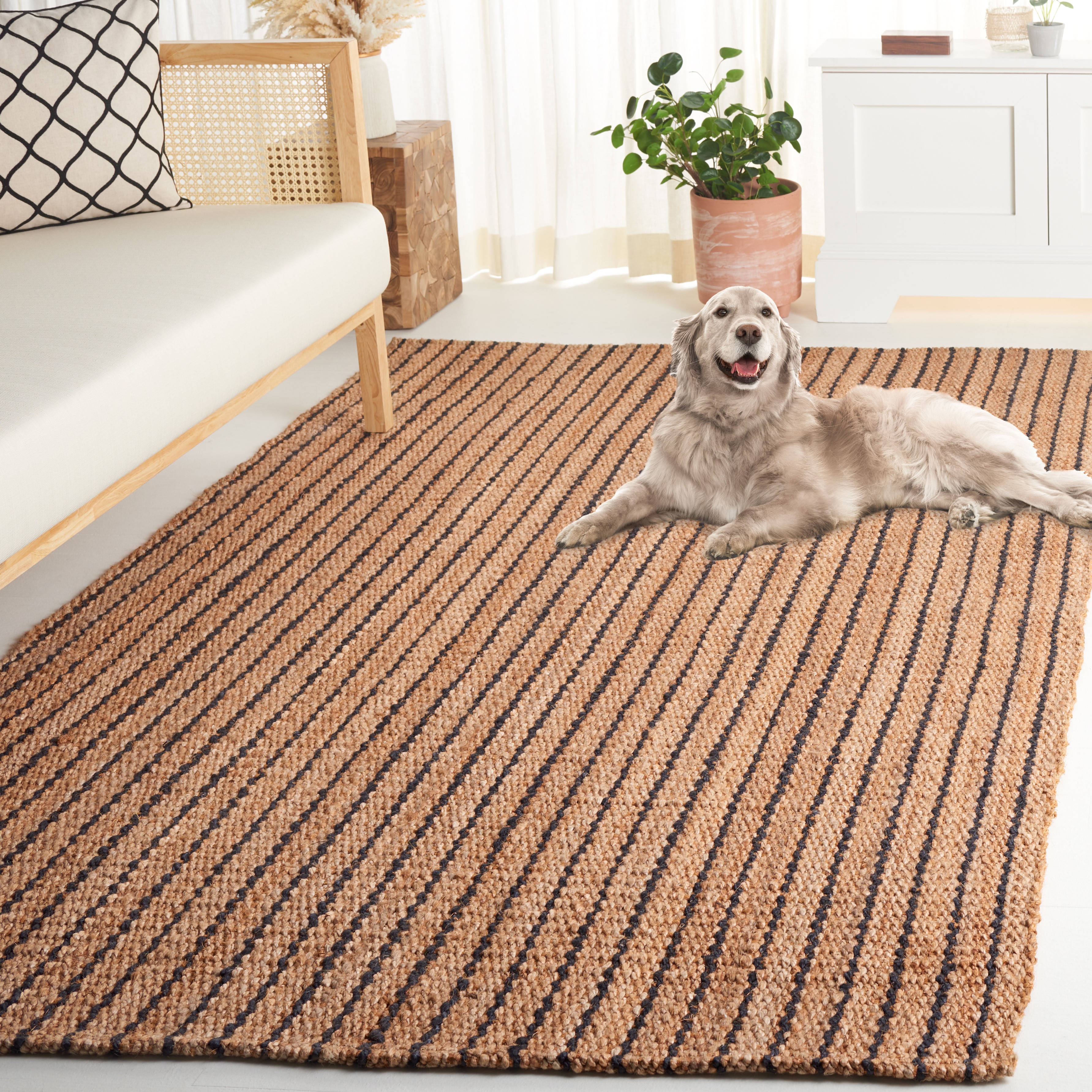 SAFAVIEH Palm Beach Leyla Striped Area Rug, Natural/Black, 6' x 9'
