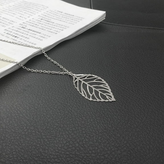ERDOUY Necklace pendant suitable for men and women, handcrafted, simple and natural forest style, short metal leaf necklace (silver)