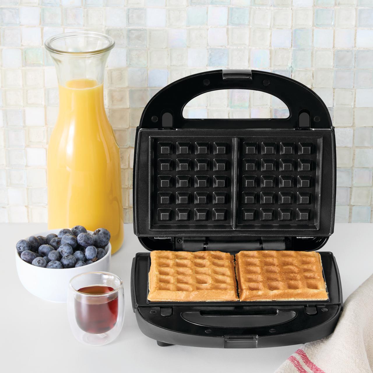Mainstays 2-Slice Waffle and Sandwich Maker, 750W photo 2