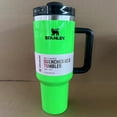 thumbnail image 4 of Coche Con Aislamiento Al Caliente Acero Inoxidable 304 40oz para Gira Deportiva, 4 of 9