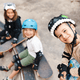 thumbnail image 4 of Set Infantil de Patineta Negra + Casco– Protección y Estilo para Niños, 4 of 5