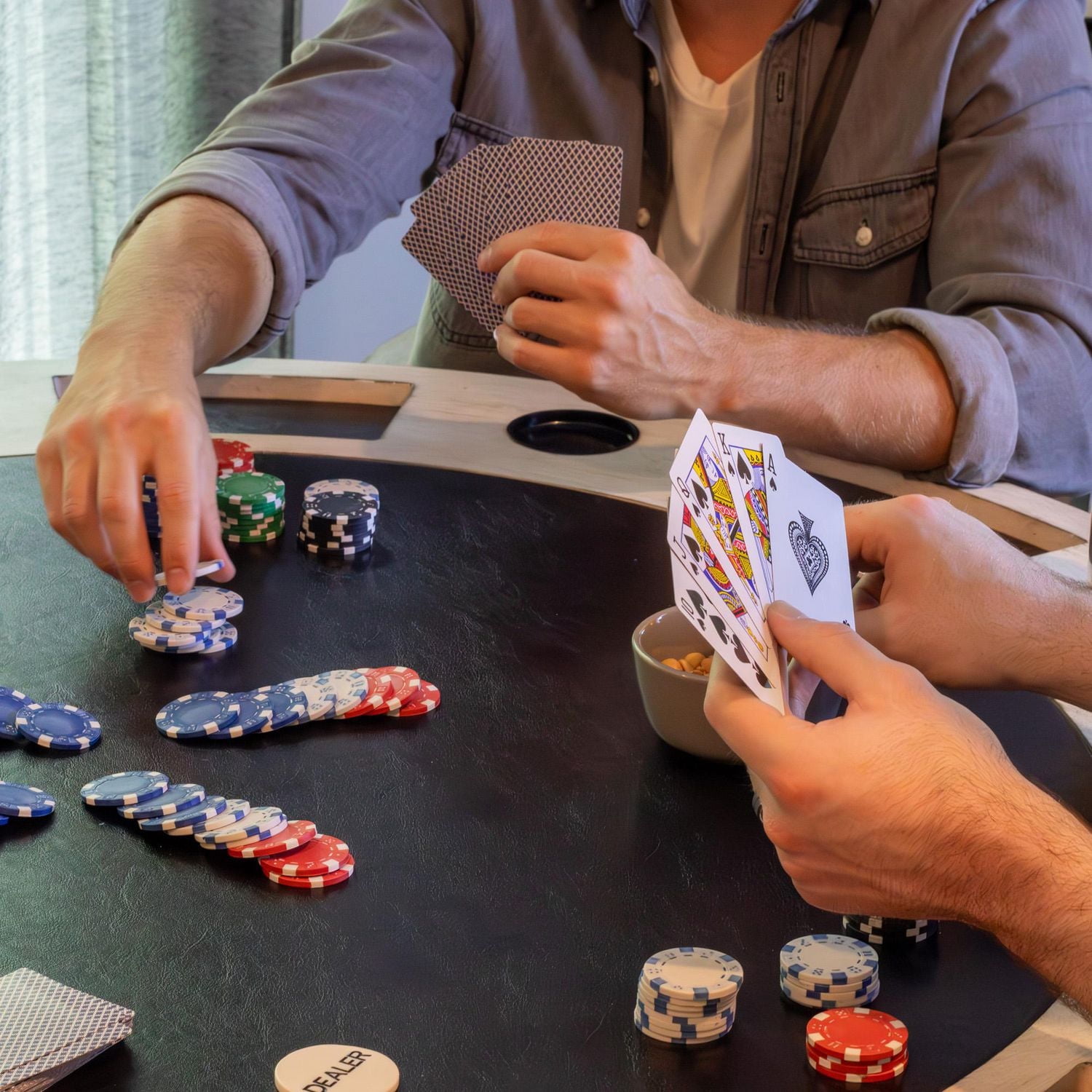 Table à manger et pour le poker Montecito avec quatre chaises