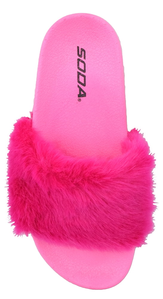 pink fuzzy flip flop slippers
