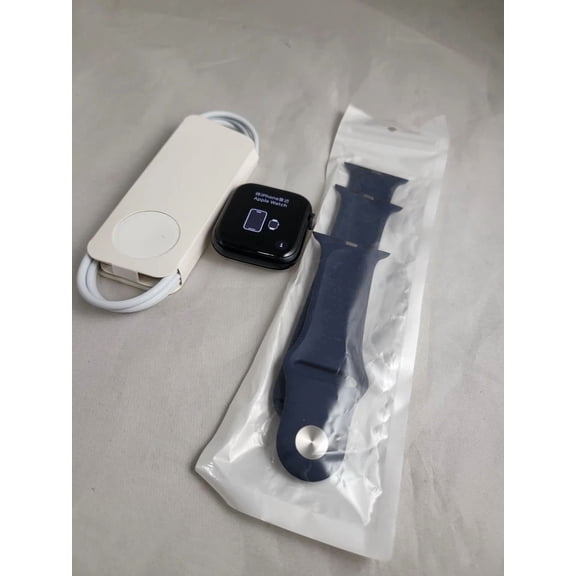 Apple Watch Series 7 Aluminum 45 mm (GPS Cellular) Midnight Black Smart Watch