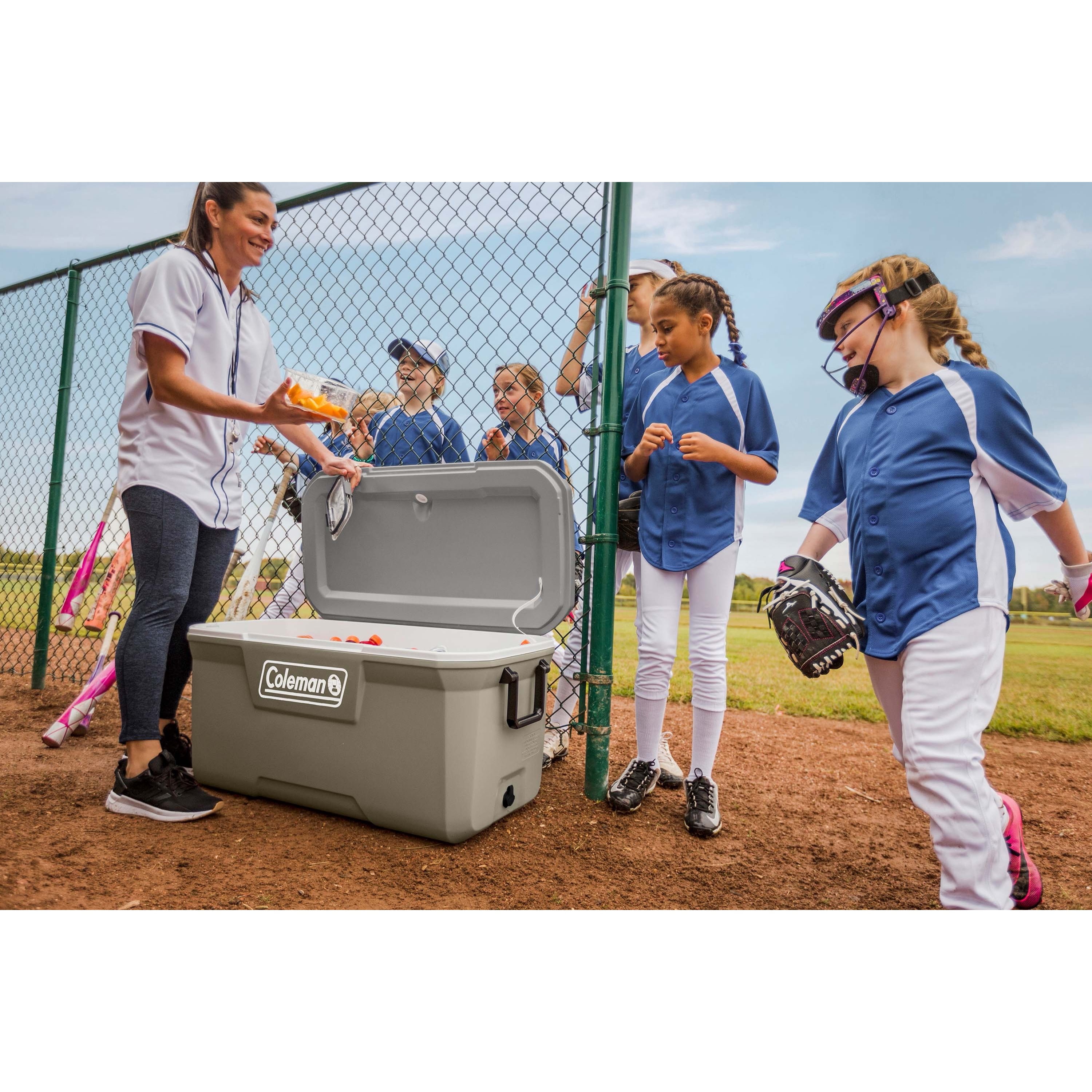 Coleman Classic Series 120-Quart Camping Cooler, Silver Ash Grey, 113L