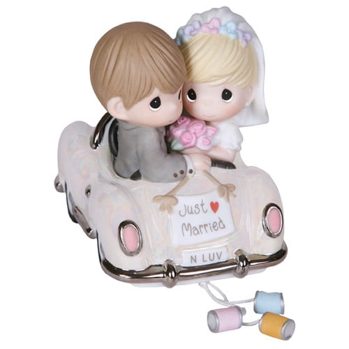 Newlyweds Bride and Groom Waving from Car Wedding Cake Topper 