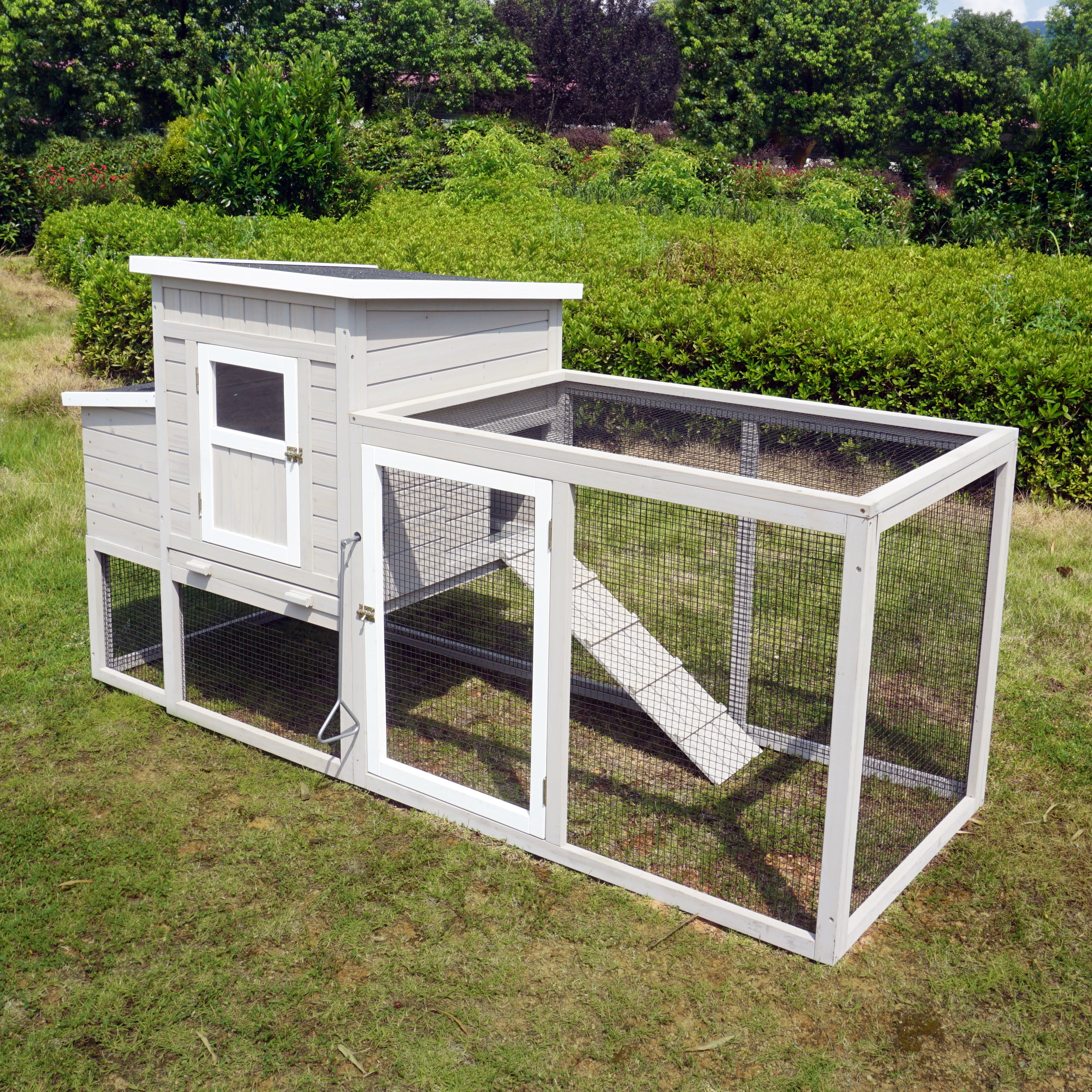 Farmhouse Luxury Wooden Chicken Coop with Integrated Run and Nesting Boxes