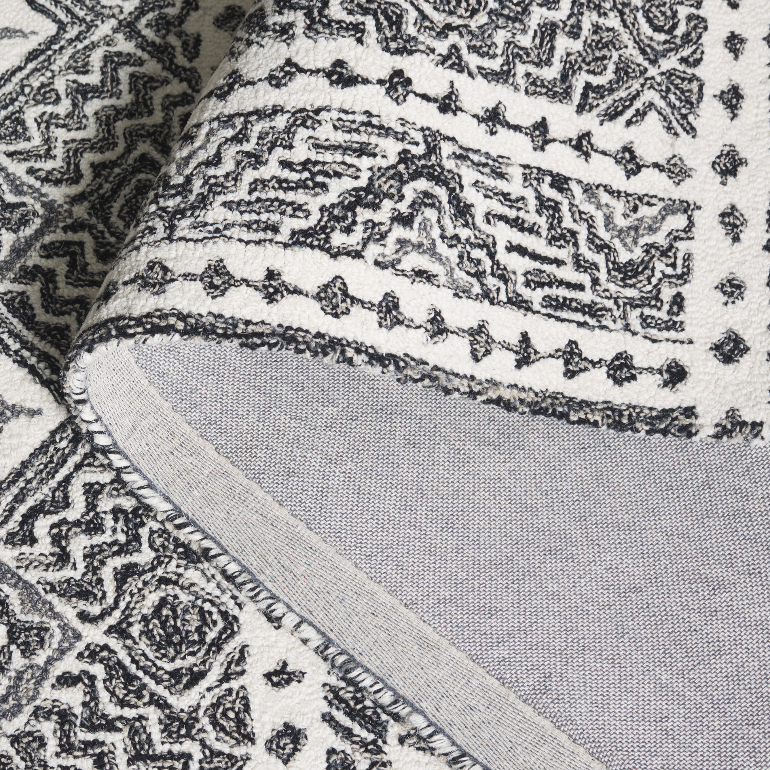 SAFAVIEH Micro-Loop Aditya Geometric Runner Rug, Black/Ivory, 2'3" x 7'