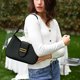 thumbnail image 3 of Bolso jiaozi de diseño de nicho nuevo de PU para otoño e invierno, bolso de hombro para uso diario, bolso debajo del brazo, negro, 3 of 5
