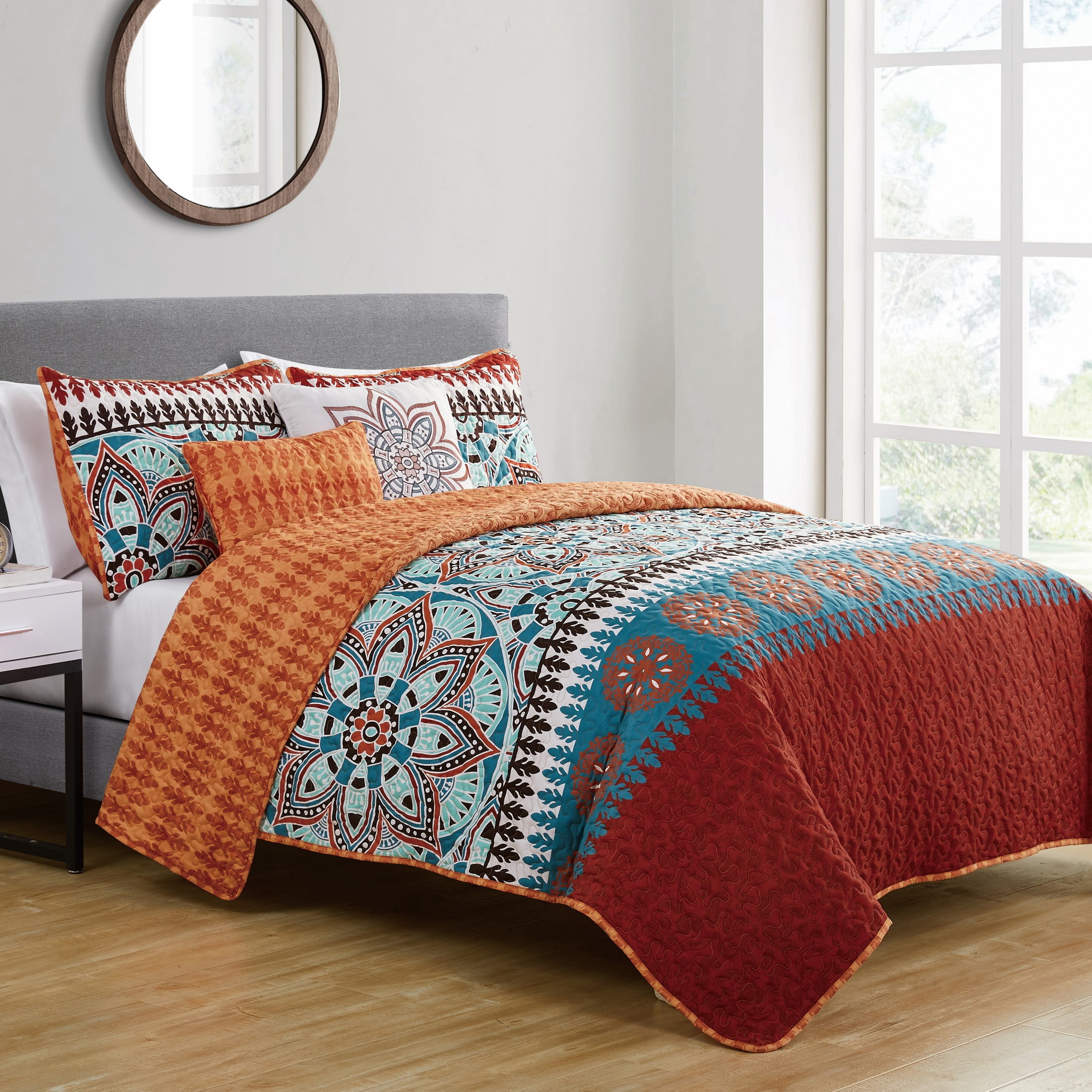 VCNY Home Ezra 5-Piece Orange Medallion Reversible Quilt Set, Full/Queen