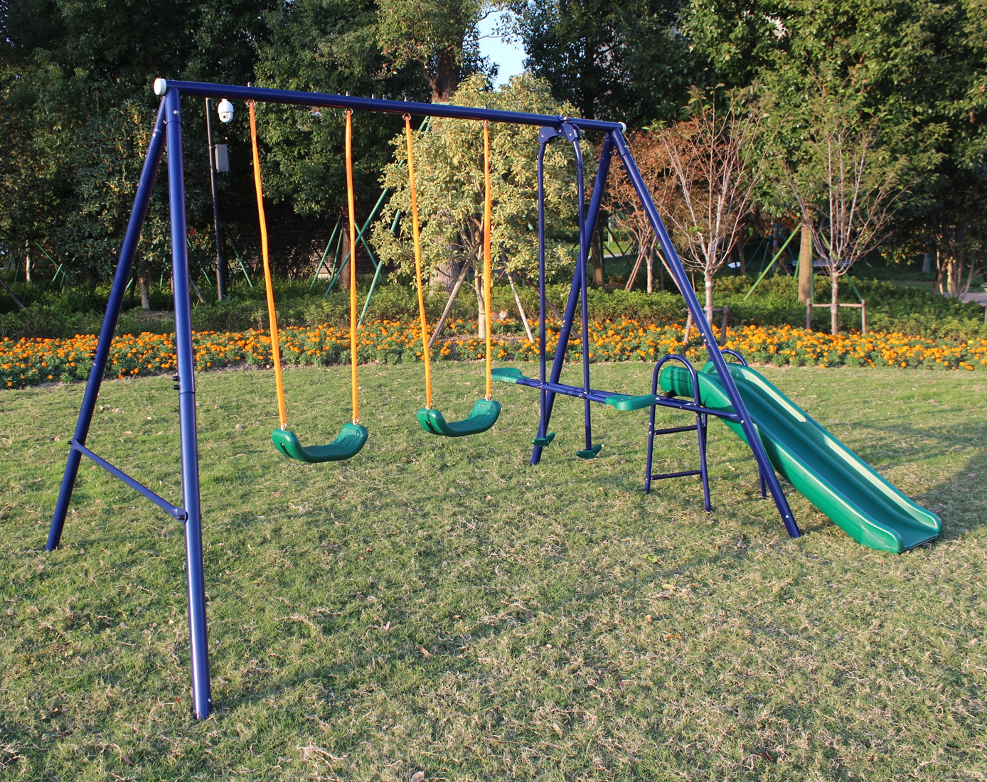 4 in 1 Outside Swing Set, Metal Swing Set with 2 Swing Chair, Slide and Glider, Outdoor Swing Frame, 4-5 Kids Swing Playset Set Outdoor Backyard Games
