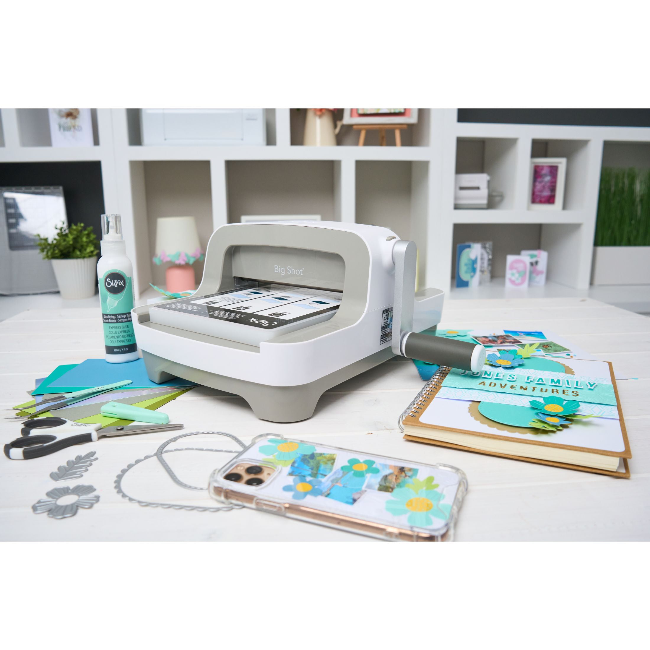 Sizzix Big Shot Machine with Starter Kit, 6" Die-Cutting and Embossing Machine with Cutting Dies, Embossing Folder and Cardstock
