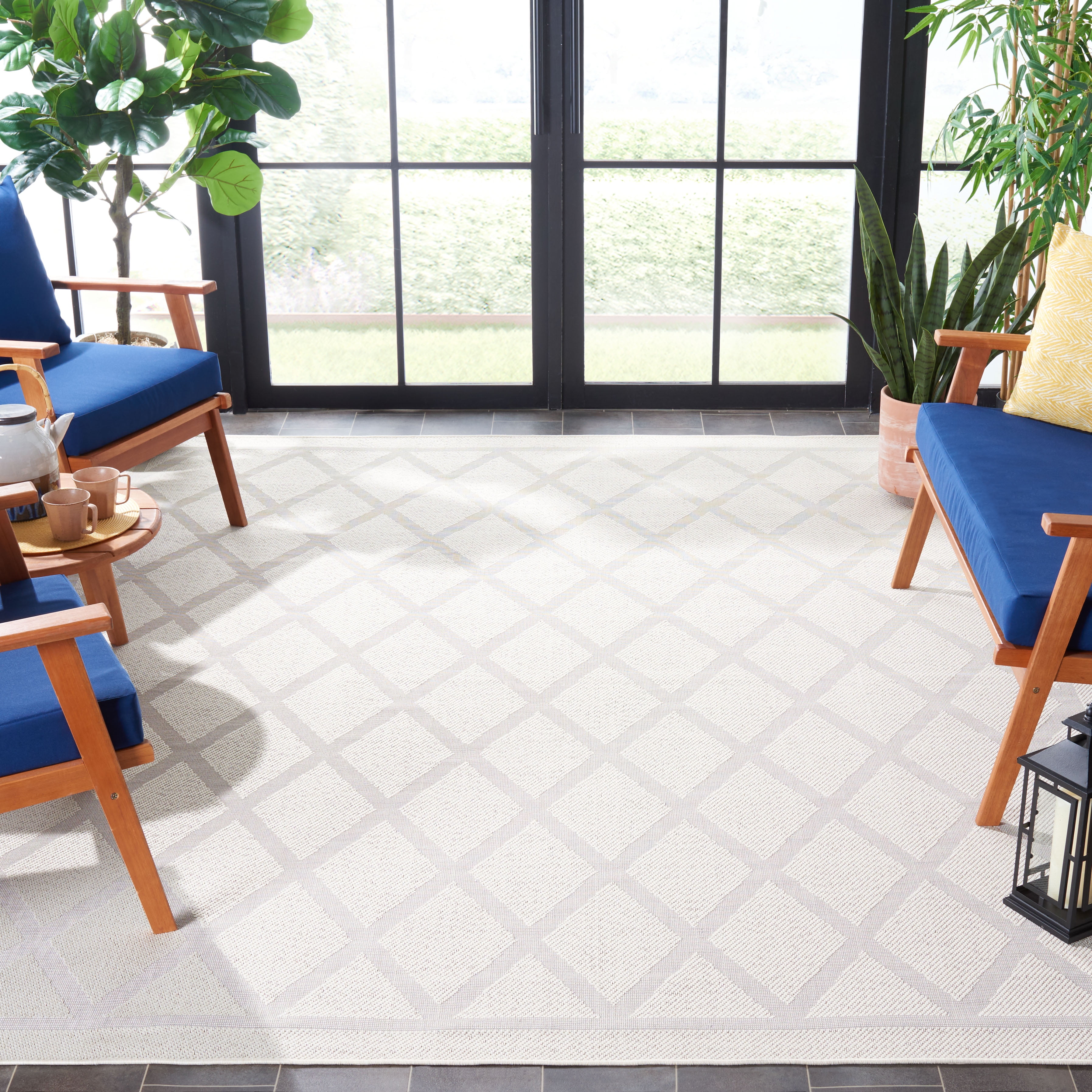 SAFAVIEH Martha Stewart Geometric Indoor/Outdoor Area Rug, Ivory/Light Grey, 8' x 10'
