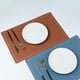 thumbnail image 3 of Nvzi Manteles individuales de piel sintética resistentes al calor, manteles individuales para mesa de comedor(juego de 4, tamaño 17,71 x 11,81 pulgadas, dorado negro), 3 of 5