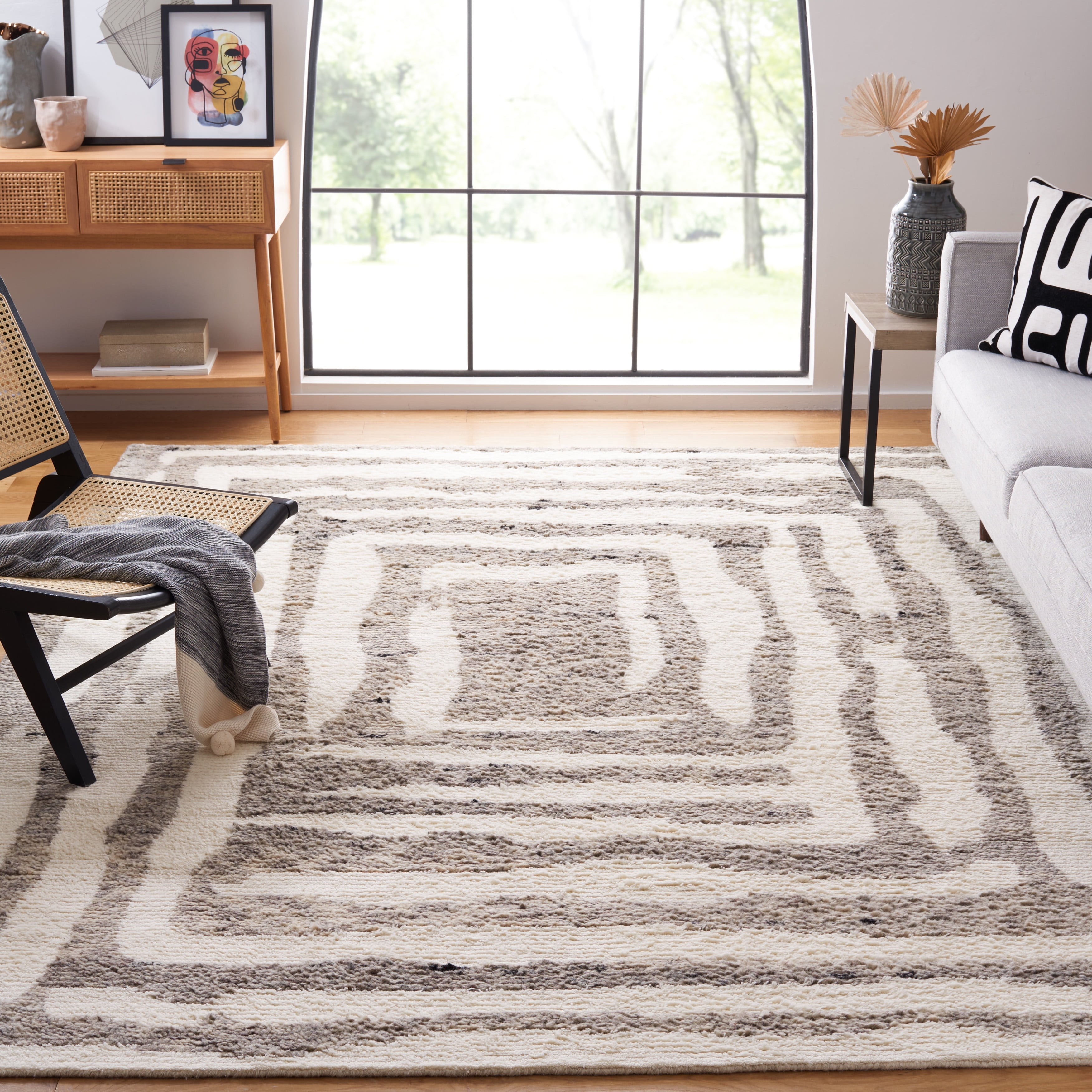 SAFAVIEH Casablanca Isaiah Geometric Area Rug, Ivory/Grey, 8' x 10'