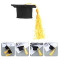 thumbnail image 3 of Capacitación de graduación de 24 piezas Toppers Mini Grad Cap con Tassel 2025 Graduación Cupcake Toppers Clase de 2025 Decoraciones de pasteles para favores de fiesta de graduación Amarillo, 3 of 4
