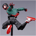 thumbnail image 5 of Figurine Articulée de Héros Araignée de 7 Pouces - Style Urbain de Rue avec Chandail à Capuchon, Espadrilles et Accessoires, Poupée de Collection Mobile, 5 of 5