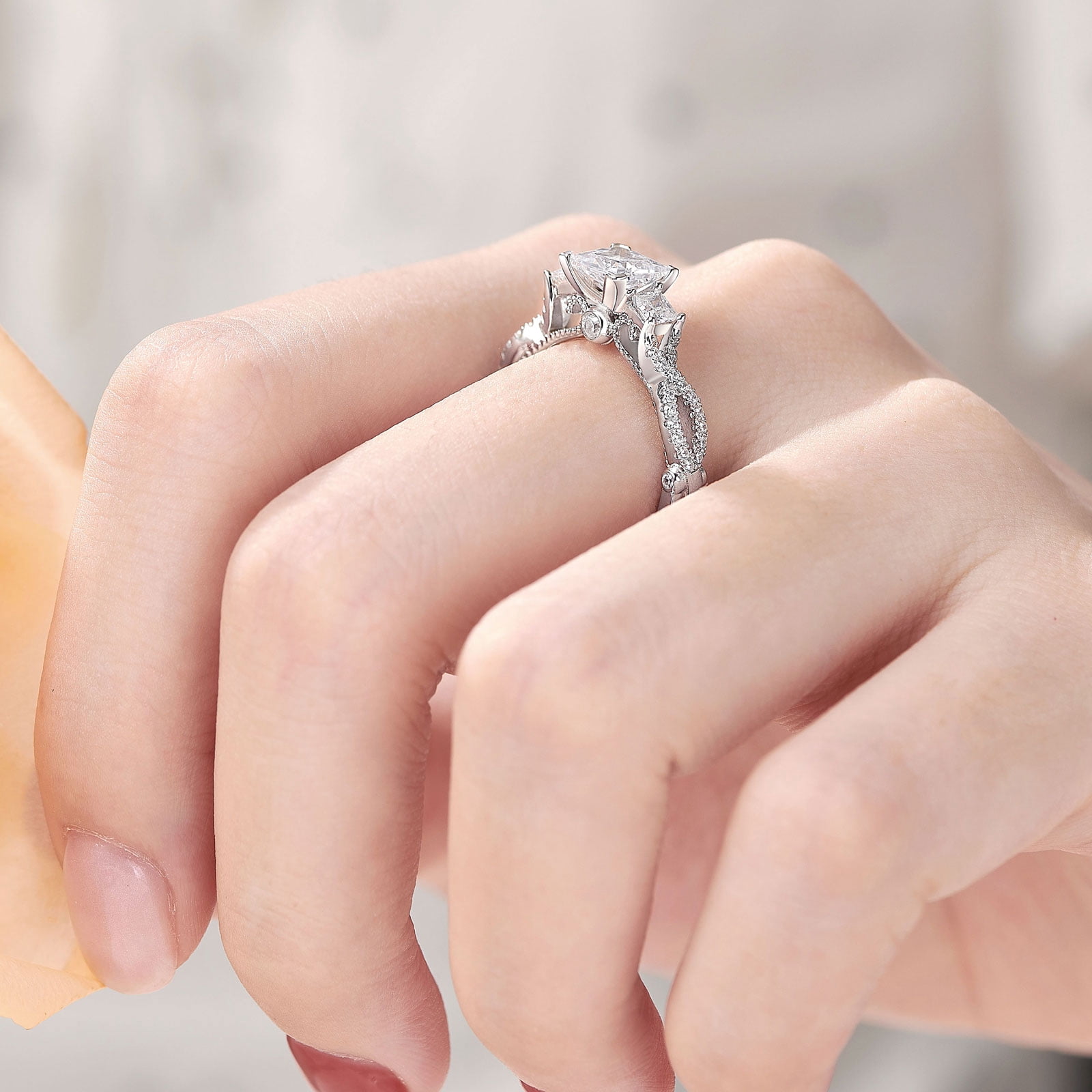 SHELOVES Engagement Rings for Women Vintage Three Stone Princess Cut Cubic Zirconia Promise Wedding Rings 925 Sterling Silver Size 7