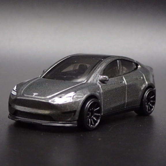 Open Box 2020-2025 TESLA MODEL Y SUV 1:64 SCALE COLLECTIBLE DIORAMA DIECAST MODEL CAR