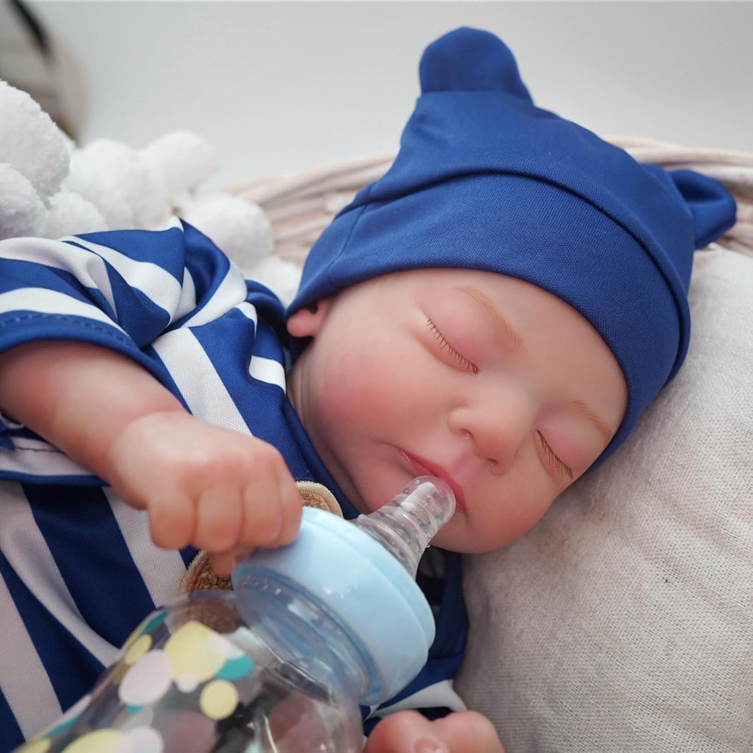 17" Lifelike Reborn Baby Doll with Soft Cloth Body, Realistic Sleeping Newborn with Closed Eyes, Gift for Kids 3+ Years Old