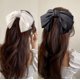 thumbnail image 1 of Horquillas para el cabello con lazo grande de color sólido de alta calidad para ni?a Pinza para el cabello popular para mujeres Accesorios para el cabello con agarre de satén de dos capas dulces (2 piezas) ShuxiuWang 8390612962424, 1 of 1