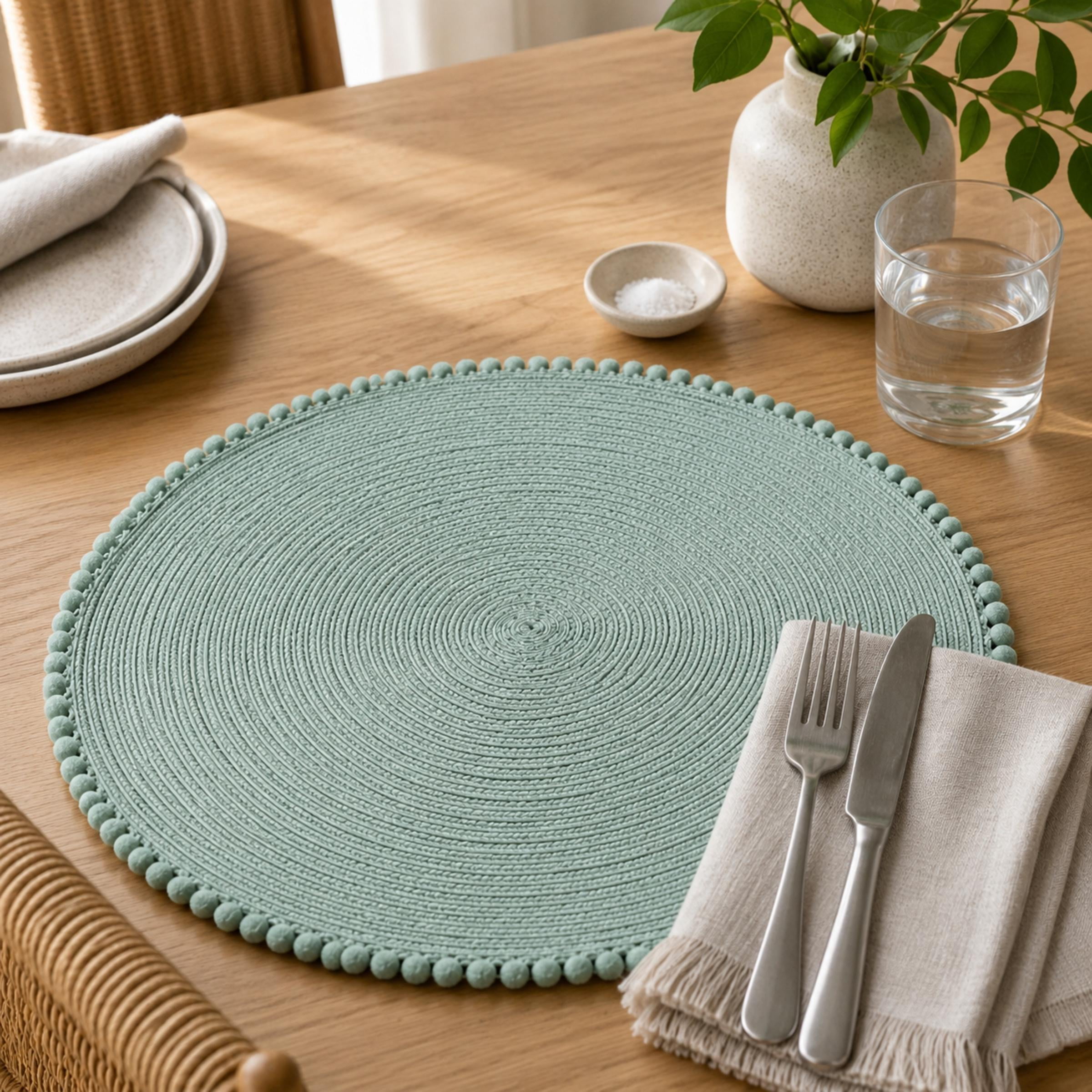 Dainty Home Set of 6 Placemats | Elegant and Durable | 15x15 in Round Woven Non-Slip Washable Place Mats | Tear-Resistant Heat | Resistant Placemats
