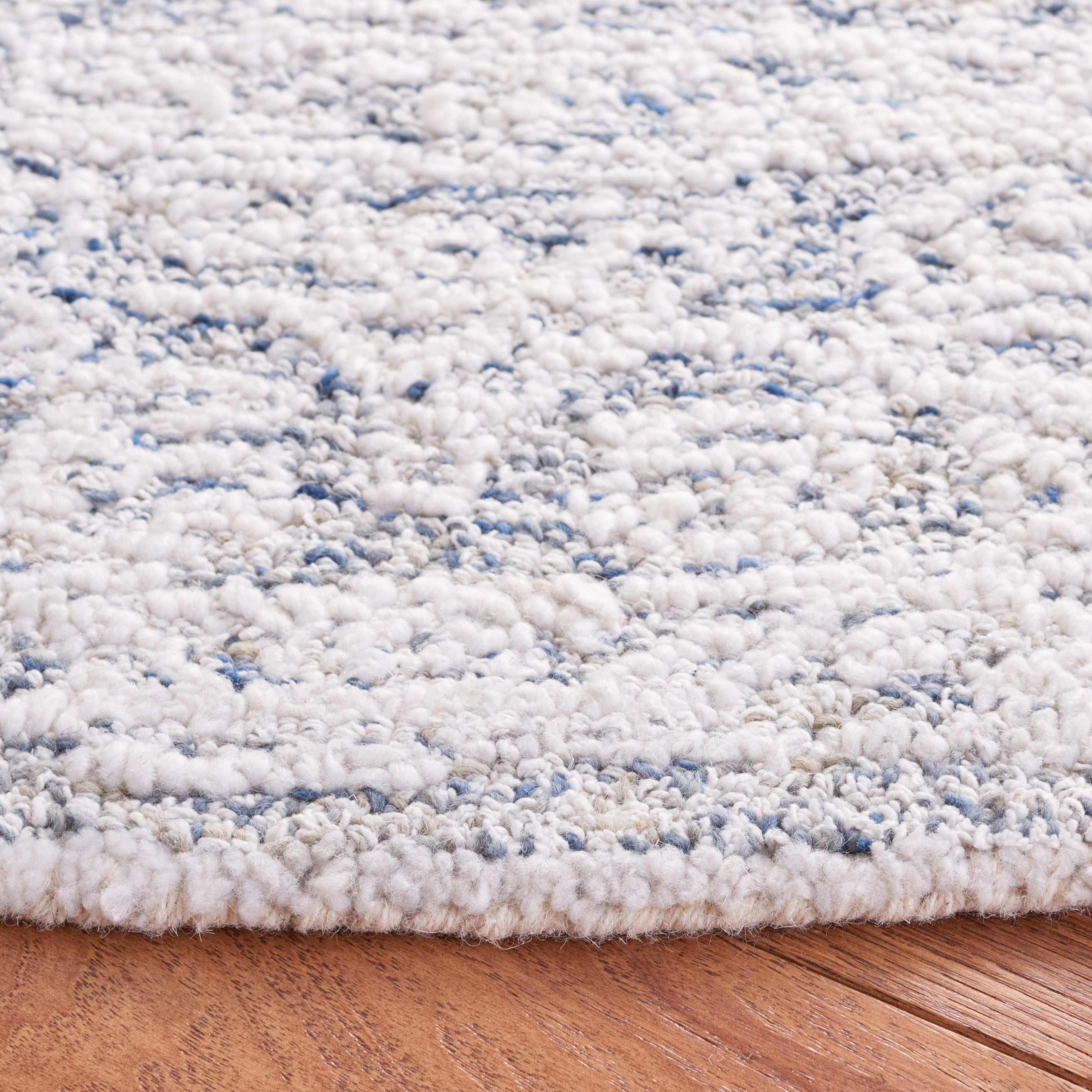 Safavieh Metro Caitriona Medallion Area Rug, Ivory/Beige, 6' x 6' Round