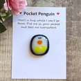 thumbnail image 2 of A Little Pocket Penguin Hug - Pocket Hug Token Tarjetas de felicitación Recuerdo Lindo Diversión Ndcxsfigh libre de BPA, 2 of 8