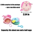 thumbnail image 4 of Peluche Kireidane Capybara con 9 prendas y accesorios de 26 cm, 4 of 9