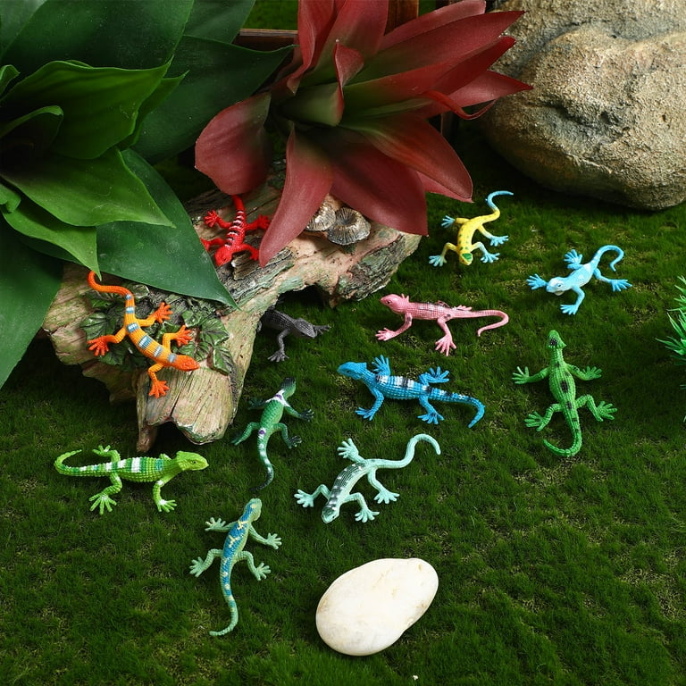 HEANUJJ 24Pcs Sticky Lizard Props Stretchy PVC Models for Party