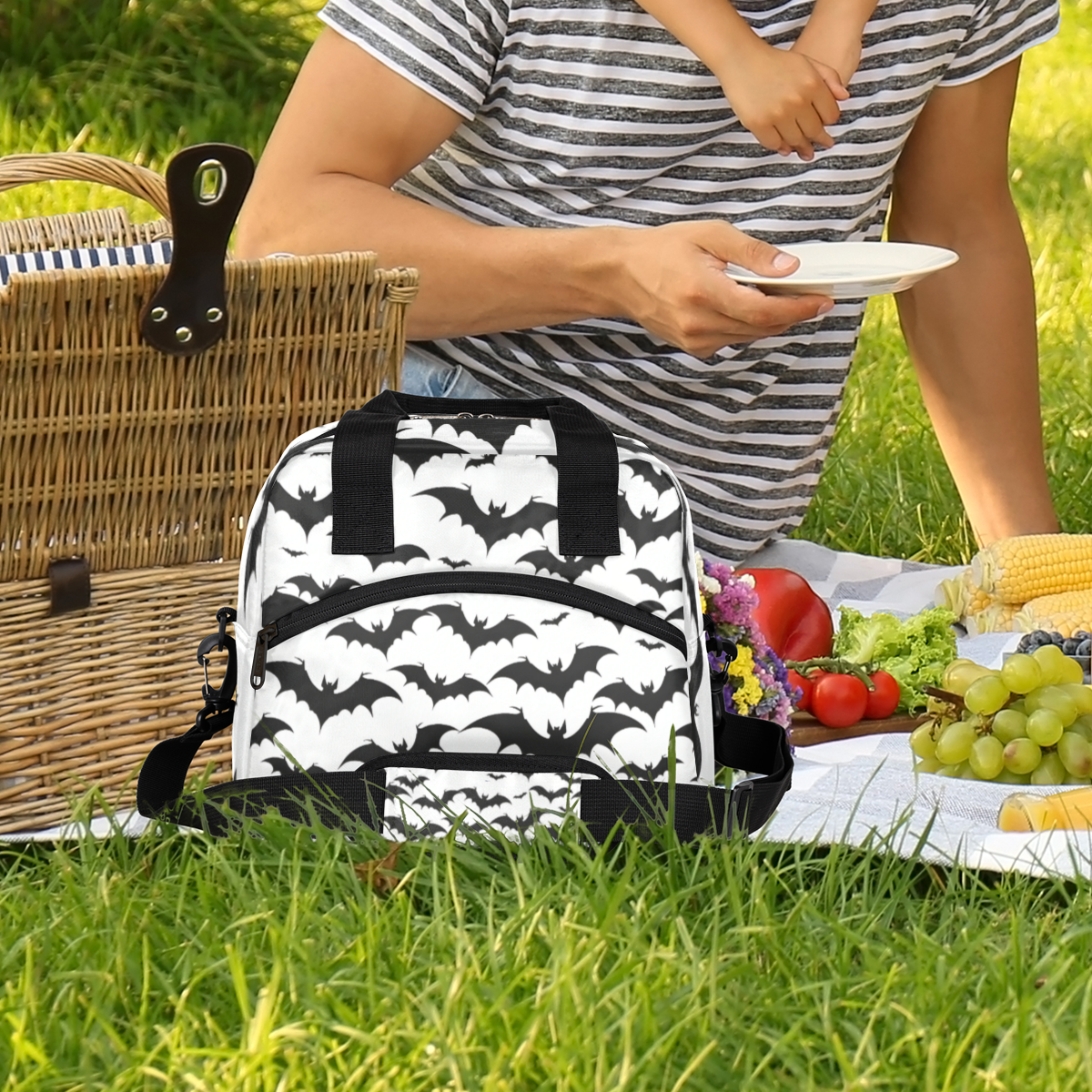 Herdesigns Halloween Bat Insulated Lunch Bag for Women Men Adults Large Reusable Lunch Box Black and White Bat Leakproof Cooler Tote Bags with Adjustable Shoulder Strap