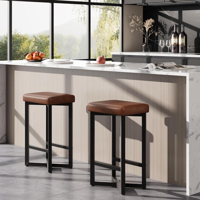 Juego de 2 taburetes de bar tapizados de 62.5 cm con marco de metal y reposapiés, taburetes de cocina modernos sin respaldo con piel sintético para bar en el hogar, comedor, café