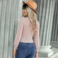thumbnail image 3 of Camiseta corta de manga larga con cuello en V y botones para mujer, camiseta informal para uso diario, 3 of 5