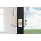 thumbnail image 4 of Kwikset 914 Teclado tradicional/contemporáneo Cerradura inteligente con cerrojo electrónico SmartCode con seguridad SmartKey y tecnología ZigBee, 4 of 5