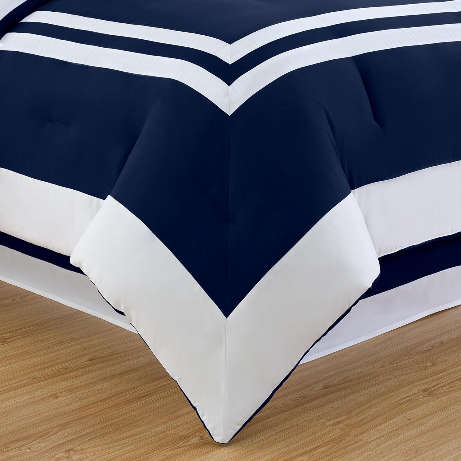 Chezmoi Collection Caprice 7-Piece Hotel Style Comforter Set King Size, Navy/White Square Pattern Color Block Bedding with Decorative Pillows, Luxurious Lightweight All Season Bed Set