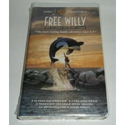 Free Willy 1993 VHS tape WARNER BROS. FAMILY ENTERTAINMENT Clam Shell