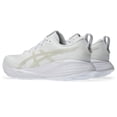thumbnail image 4 of Zapatillas para correr ASICS Gel-Cumulus 27 para mujer en blanco/gris lago, 4 of 9