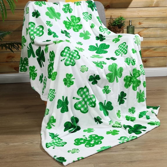 St. Patrick''s Day Throw Blanket Green Lucky Clovers and Shamrocks Throw Blankets 50x60 Inch Flannel Saint Patricks Day Irish Blanket Home Decorations for Couch Sofa Bed Soft Fuzzy Fluffy Blanket