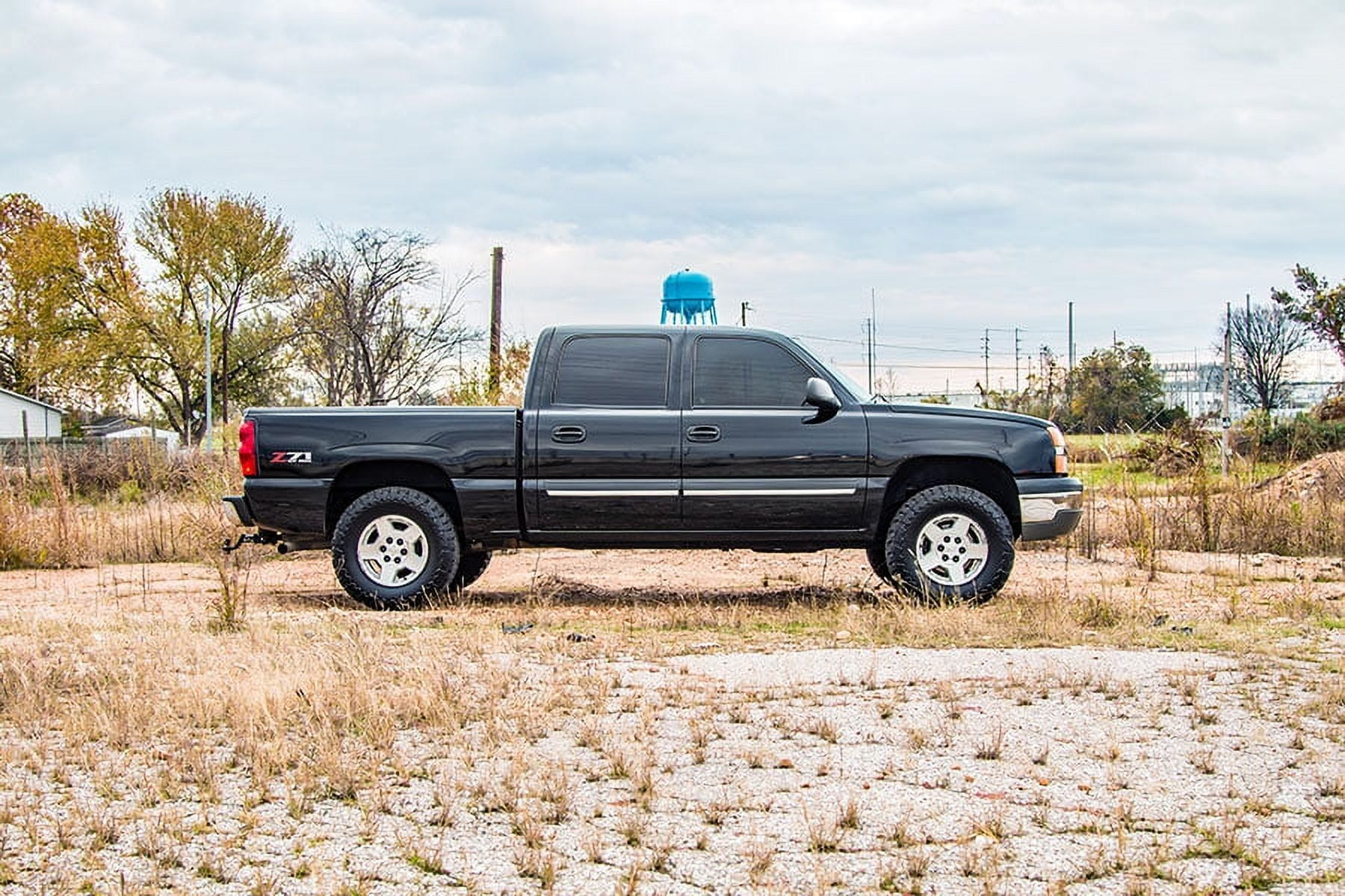 Rough Country 2.5" Leveling Lift Kit (fits) 1999-2006 Chevy Silverado GMC Sierra 1500 4WD | Suspension System | 28300