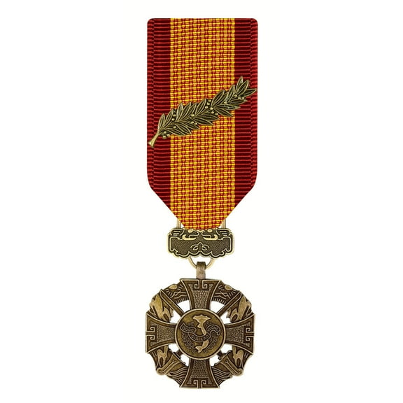 Vietnam Gallantry Cross With Palm Medal Miniature