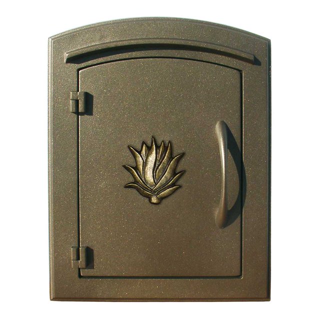 Buzón Manchester NON-LOCKING para montaje en columna con "logotipo decorativo AGAVE" en bronce Qualarc MAN-1406-BZ