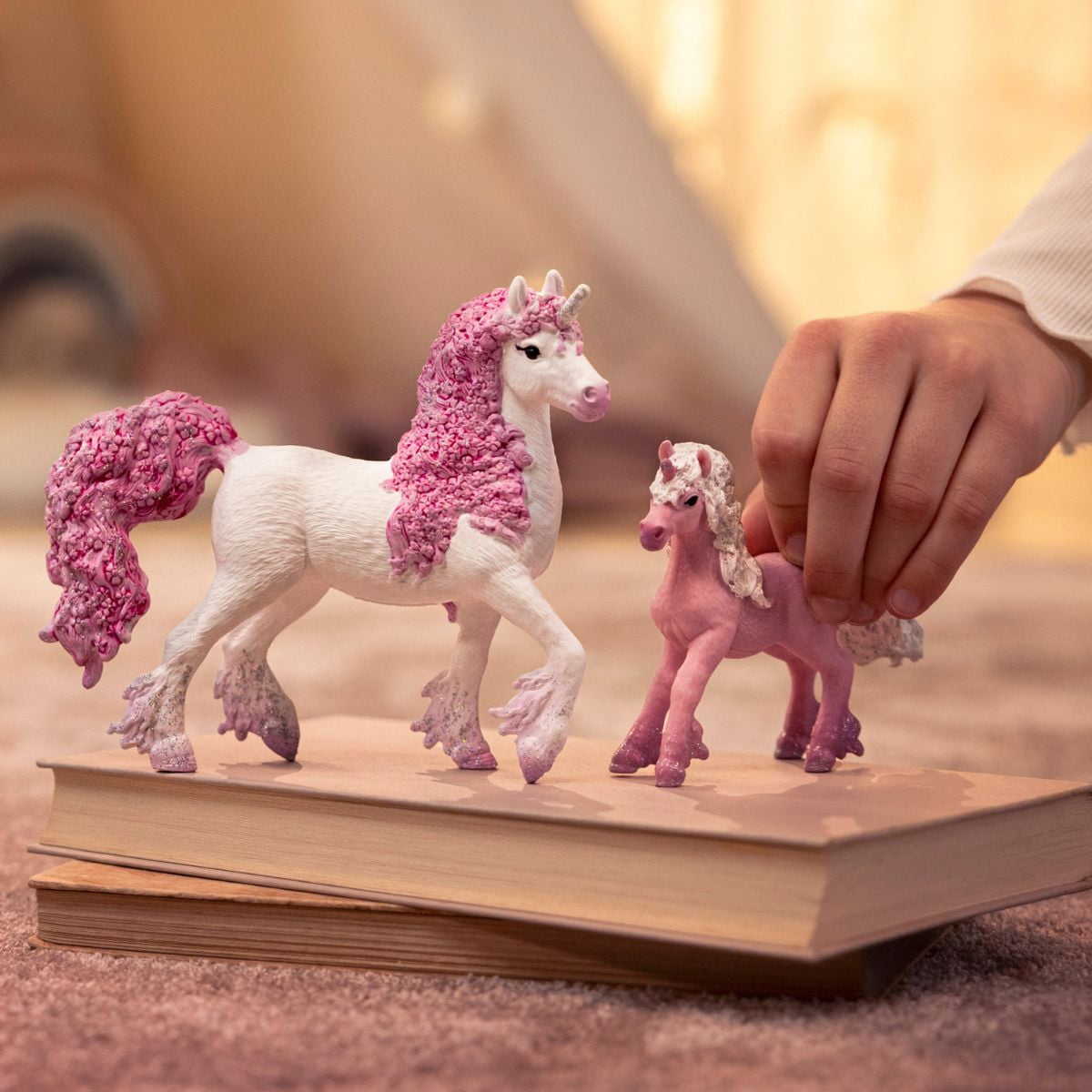 schleich Bayala - 5.5" Flower Unicorn Mare - Unicorn Toy for Girls and Boys - Fantasy Horse Figurine for Kids Ages 5+ | 70831