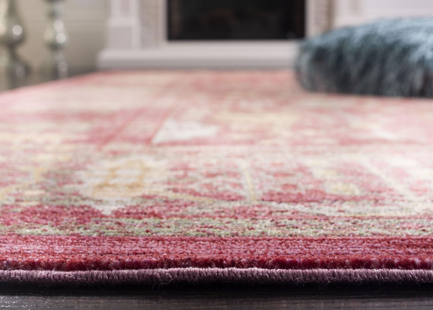 Safavieh Valencia Grigor Traditional Area Rug