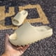 thumbnail image 4 of Comwarm-Zapatillas de verano para hombre, sandalias de plataforma de fondo suave para interiores, zapatos de playa a la moda, toboganes de baño antideslizantes, 2024, 4 of 5