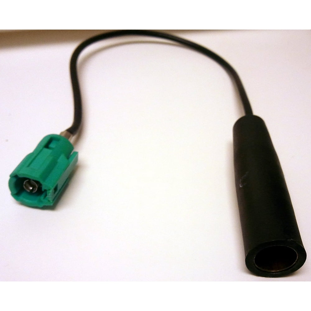 Antenna adapter that connects from an aftermarket antenna or FM