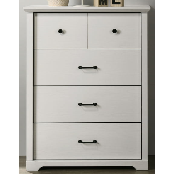 Bedroom Dressers Elara 32"W White 4-Drawer Chest with Black Handles,Chests For Bedroom