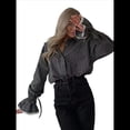 thumbnail image 3 of Camisa de Vestir Tipo Cárdigan de Larga con Cuello en V y Botones para Mujer, Estilo Informal, de Otoño. Gris S, 3 of 9