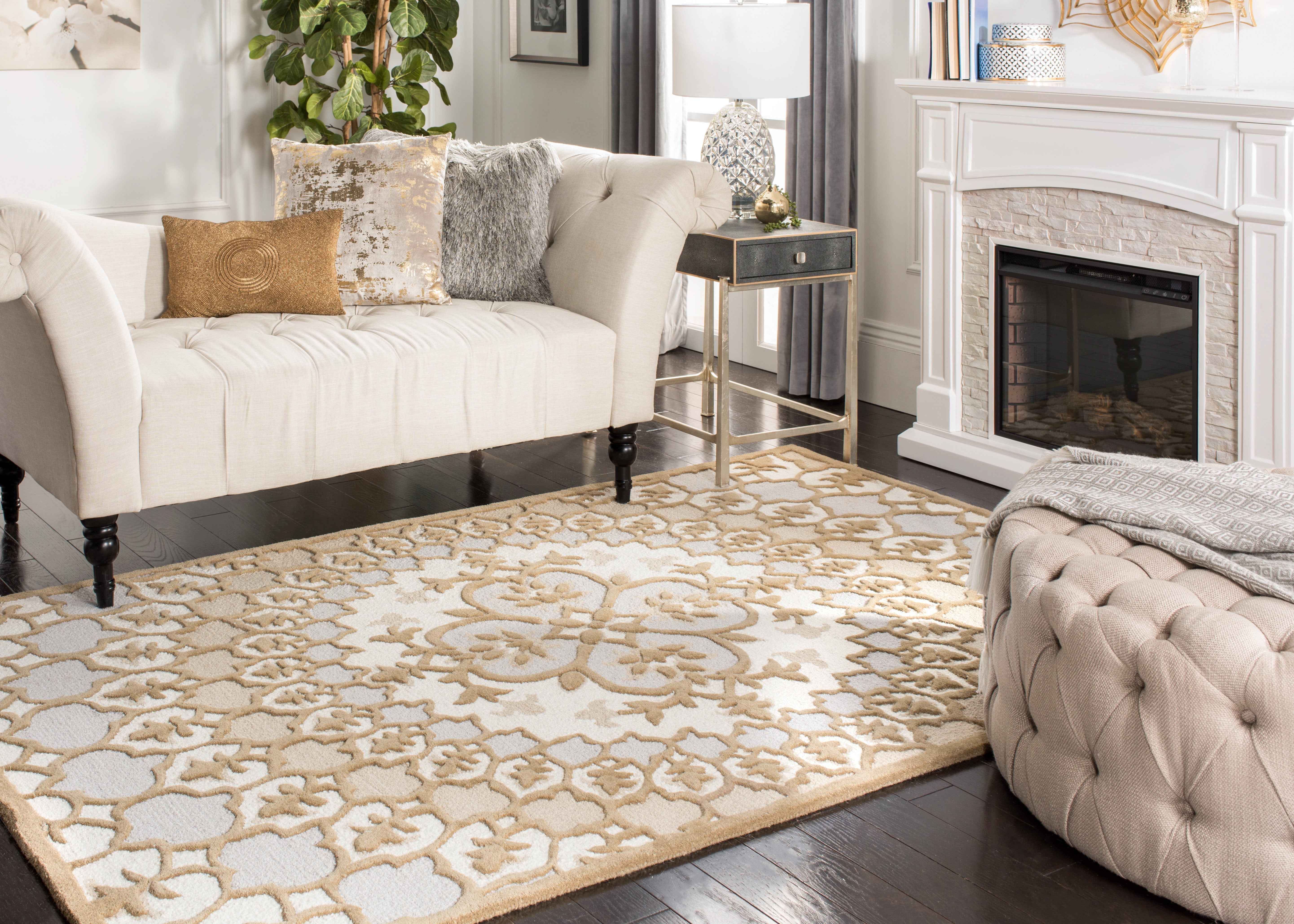 SAFAVIEH Bellagio Zoja Floral Wool Area Rug, Ivory/Dark Beige, 5' x 5' Square