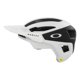 thumbnail image 2 of CASCO OAKLEY UNISEX DRT3 TRAIL BLANCO FOS90124811B blanco 00S, 2 of 3