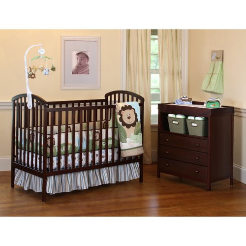 Child of Mine by Carter's My Nursery 3in1 Convertible Crib & Combo Changing Table, Mocha